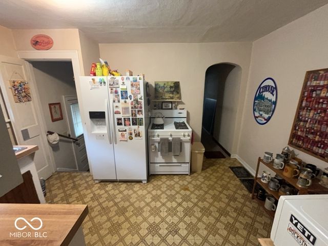 4910 E 10th Street, Indianapolis, IN 46201