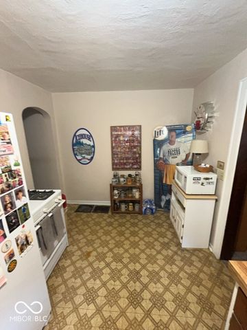 4910 E 10th Street, Indianapolis, IN 46201