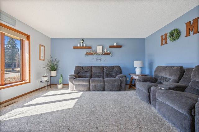 822 SE 10th Street, Ankeny, IA 50021