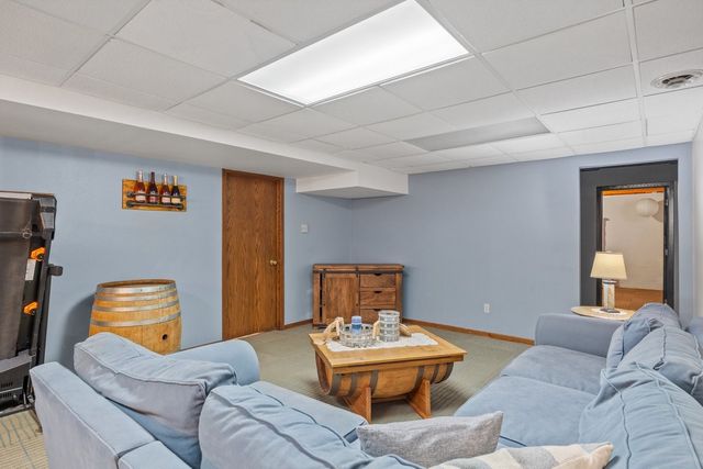 822 SE 10th Street, Ankeny, IA 50021