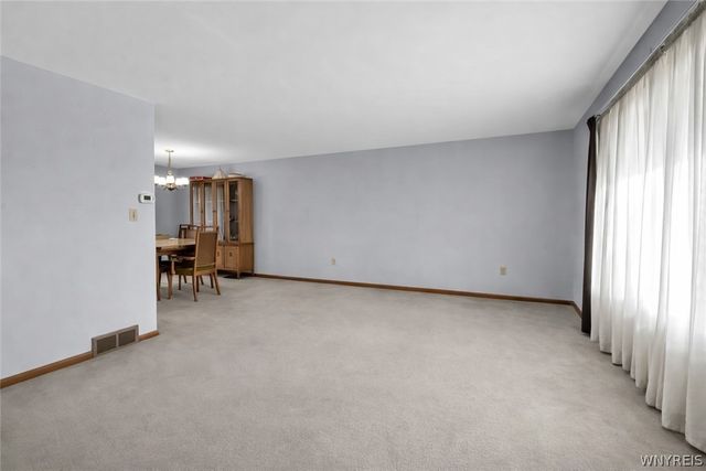 378 South Creek Drive, Cheektowaga, NY 14043