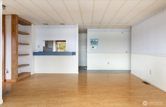 1677 Penn Cove Road, Oak Harbor, WA 98277