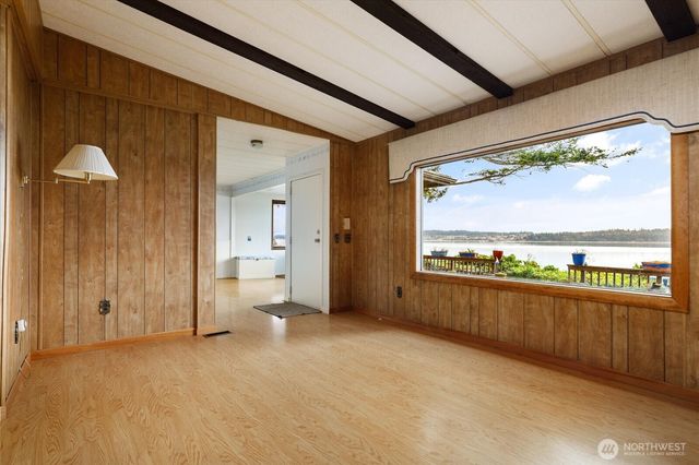 1677 Penn Cove Road, Oak Harbor, WA 98277