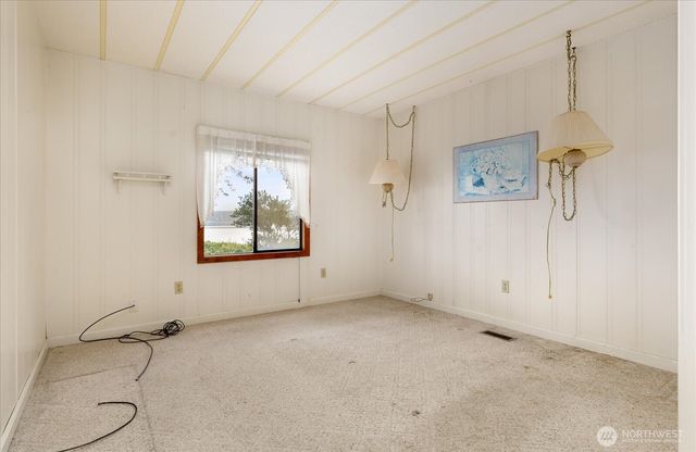 1677 Penn Cove Road, Oak Harbor, WA 98277