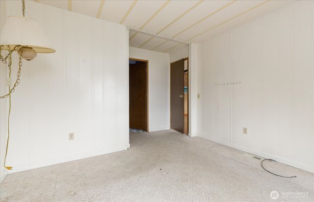 1677 Penn Cove Road, Oak Harbor, WA 98277