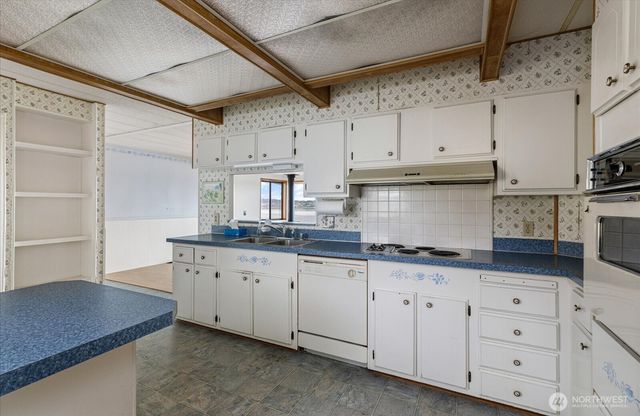 1677 Penn Cove Road, Oak Harbor, WA 98277