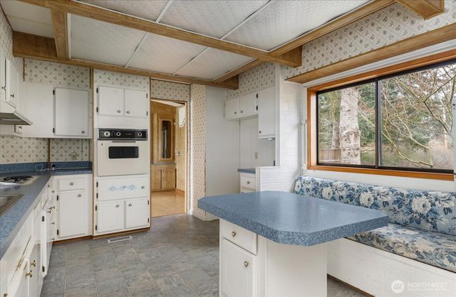 1677 Penn Cove Road, Oak Harbor, WA 98277