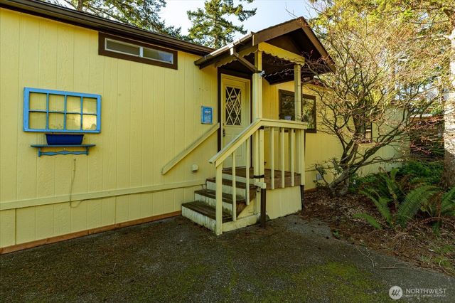 1677 Penn Cove Road, Oak Harbor, WA 98277