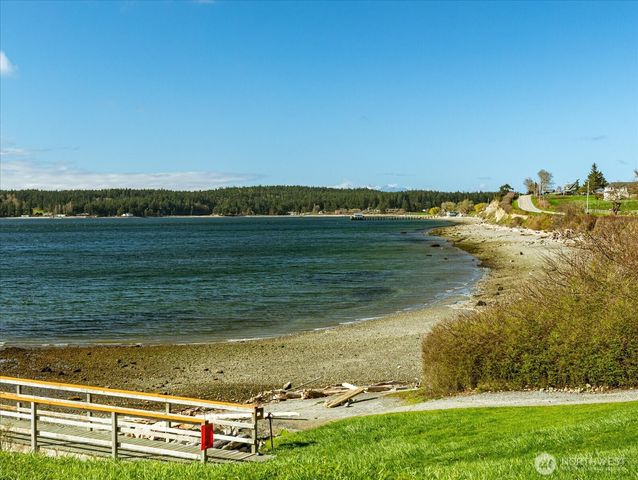 1677 Penn Cove Road, Oak Harbor, WA 98277