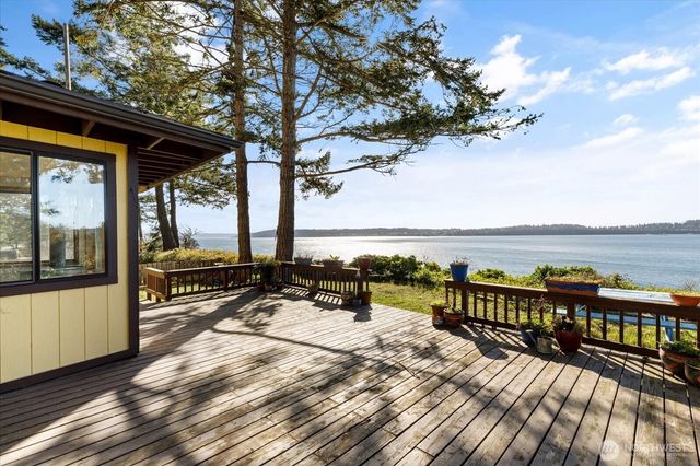1677 Penn Cove Road, Oak Harbor, WA 98277