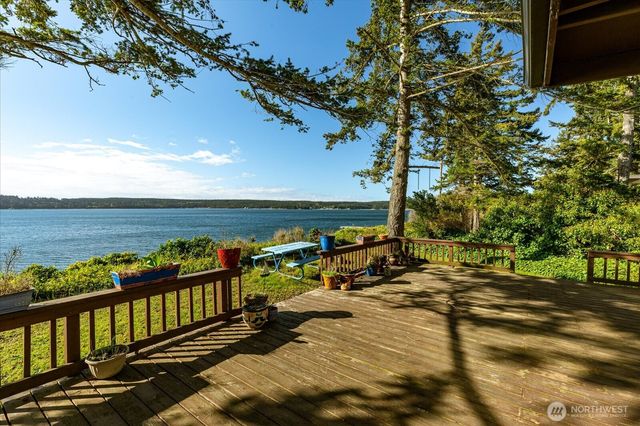 1677 Penn Cove Road, Oak Harbor, WA 98277