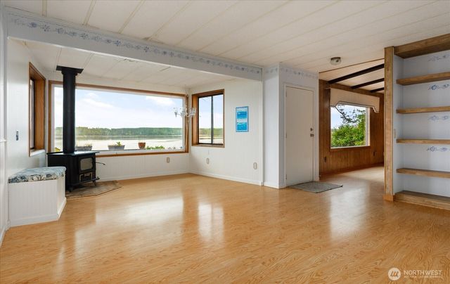 1677 Penn Cove Road, Oak Harbor, WA 98277