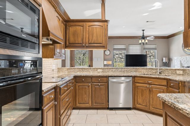 5307 Hidden Trails Drive, Arlington, TX 76017