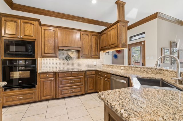 5307 Hidden Trails Drive, Arlington, TX 76017