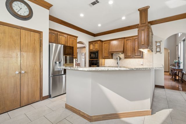 5307 Hidden Trails Drive, Arlington, TX 76017