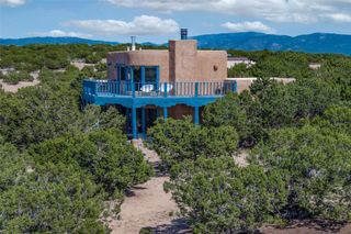 246 Camino Tres Arroyos, Santa Fe, NM 87507