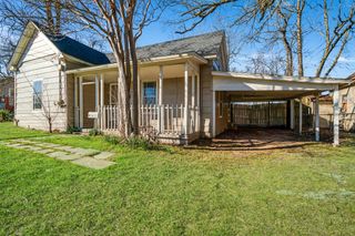 1716 Maple Avenue, Paris, TX 75460