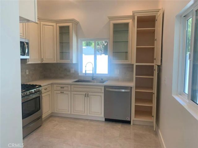 16507 San Fernando Mission Boulevard, Granada Hills, CA 91344
