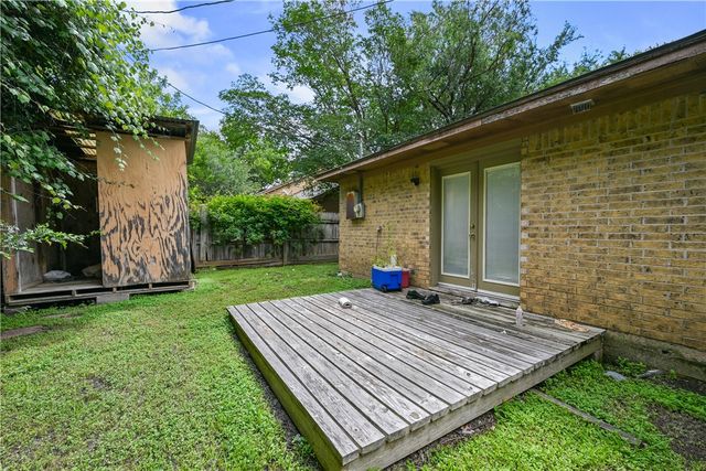 2800, 1001, 1003, 1005 Forest Bend Drive, Bryan, TX 77801