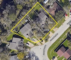 2800, 1001, 1003, 1005 Forest Bend Drive, Bryan, TX 77801
