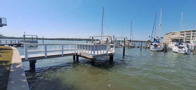 8853 44TH AVENUE N 118, St Petersburg, FL 33709