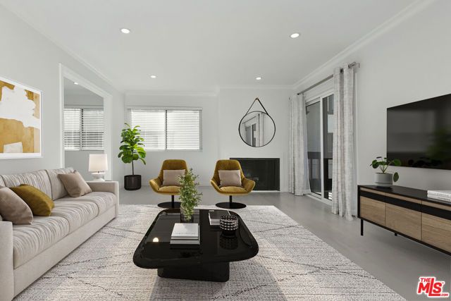 13942 Oxnard Street, Los Angeles, CA 91401