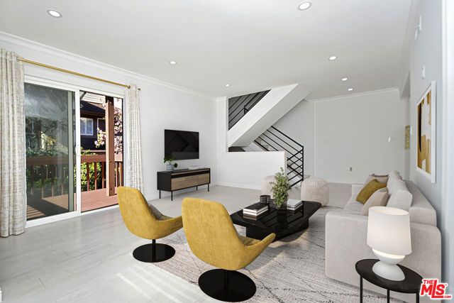 13942 Oxnard Street, Los Angeles, CA 91401