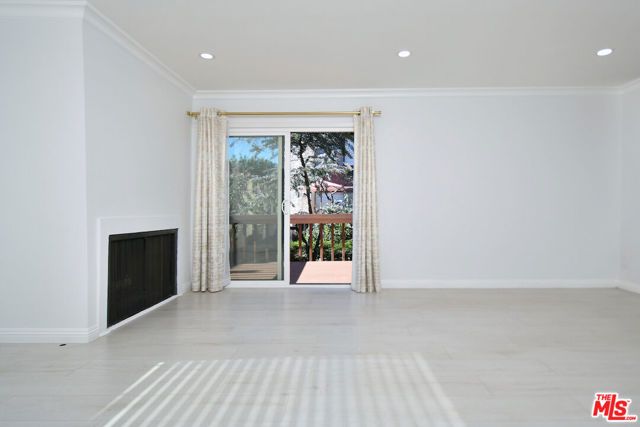 13942 Oxnard Street, Los Angeles, CA 91401