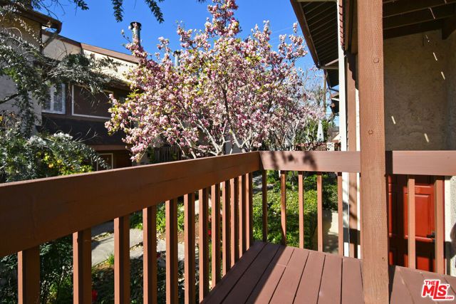 13942 Oxnard Street, Los Angeles, CA 91401