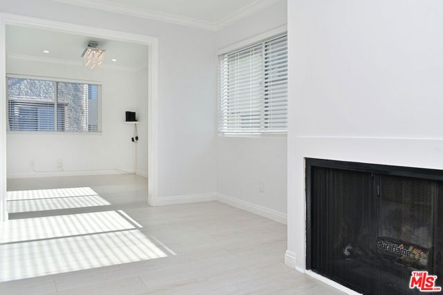 13942 Oxnard Street, Los Angeles, CA 91401