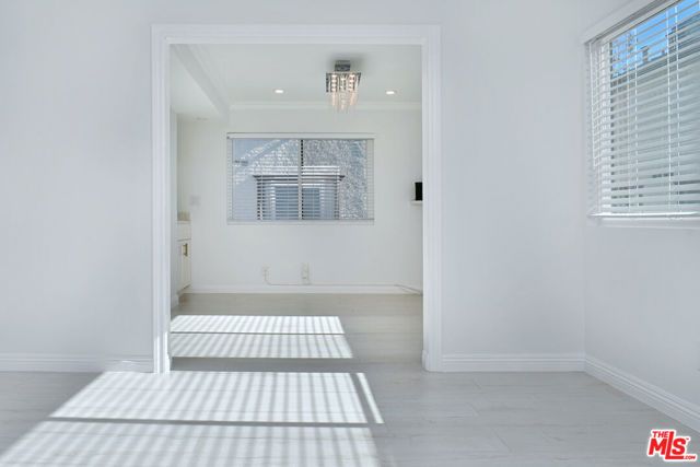 13942 Oxnard Street, Los Angeles, CA 91401