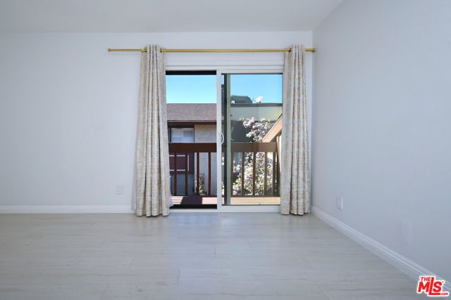 13942 Oxnard Street, Los Angeles, CA 91401