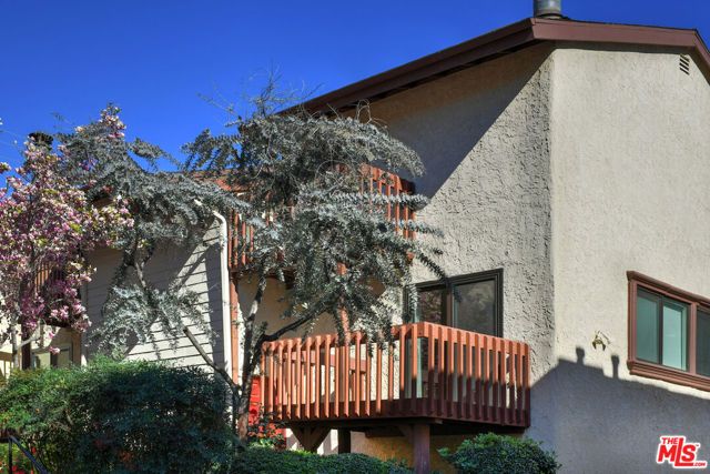 13942 Oxnard Street, Los Angeles, CA 91401