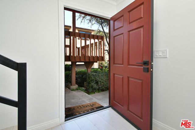 13942 Oxnard Street, Los Angeles, CA 91401