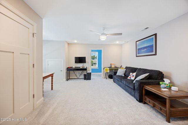 160 Pelican Pointe Drive, Elizabeth City, NC 27909