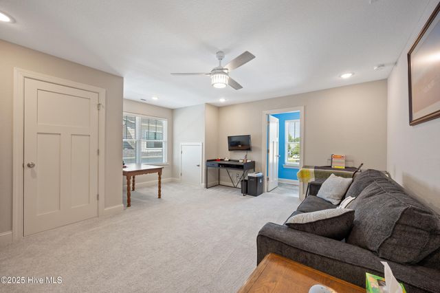 160 Pelican Pointe Drive, Elizabeth City, NC 27909