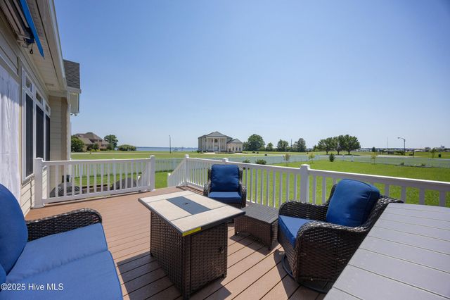 160 Pelican Pointe Drive, Elizabeth City, NC 27909