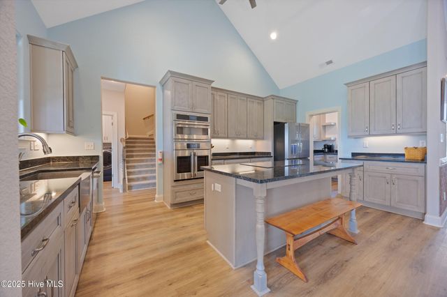 160 Pelican Pointe Drive, Elizabeth City, NC 27909
