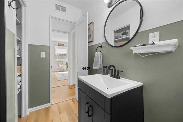 6 Fairchild Road, Gates, NY 14606