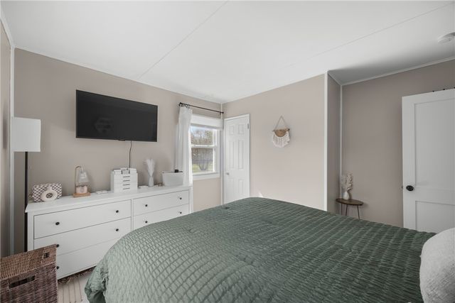 6 Fairchild Road, Gates, NY 14606