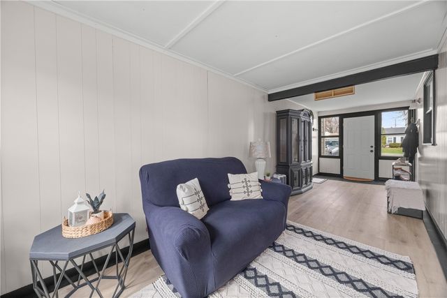 6 Fairchild Road, Gates, NY 14606