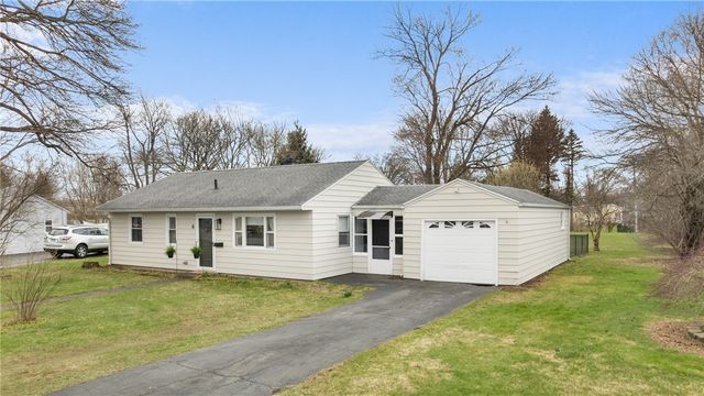 6 Fairchild Road, Gates, NY 14606