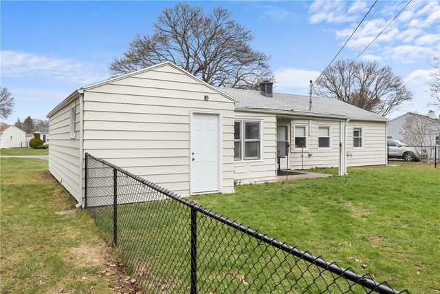 6 Fairchild Road, Gates, NY 14606