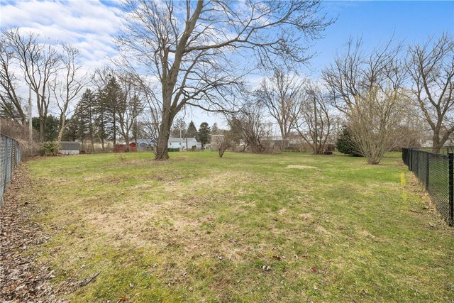 6 Fairchild Road, Gates, NY 14606