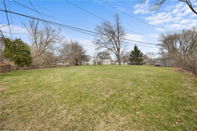 6 Fairchild Road, Gates, NY 14606