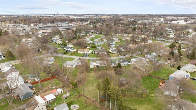 6 Fairchild Road, Gates, NY 14606