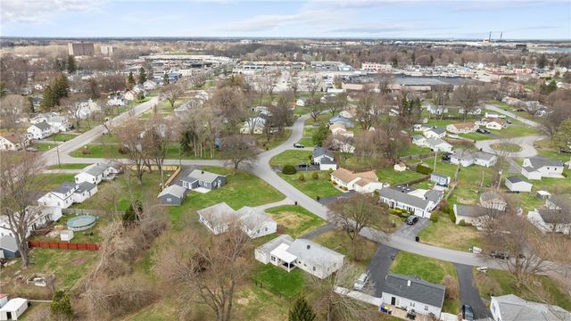 6 Fairchild Road, Gates, NY 14606