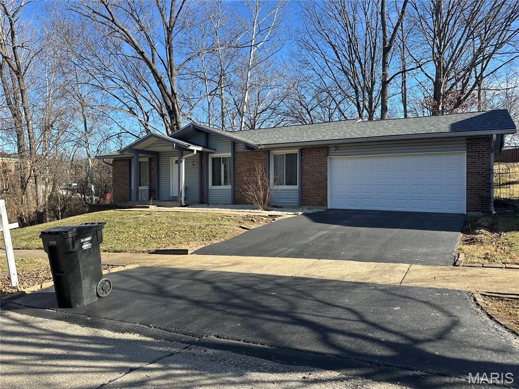 1206 Crested View Drive, St Louis, MO 63146