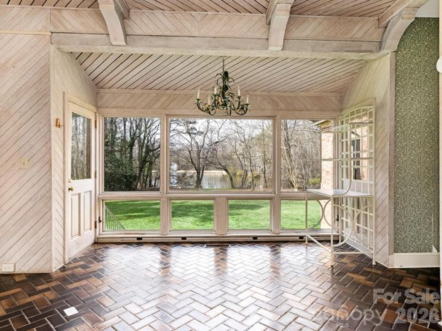 2750 Loch Lane, Charlotte, NC 28226