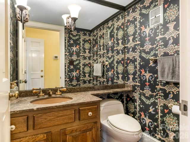 2750 Loch Lane, Charlotte, NC 28226